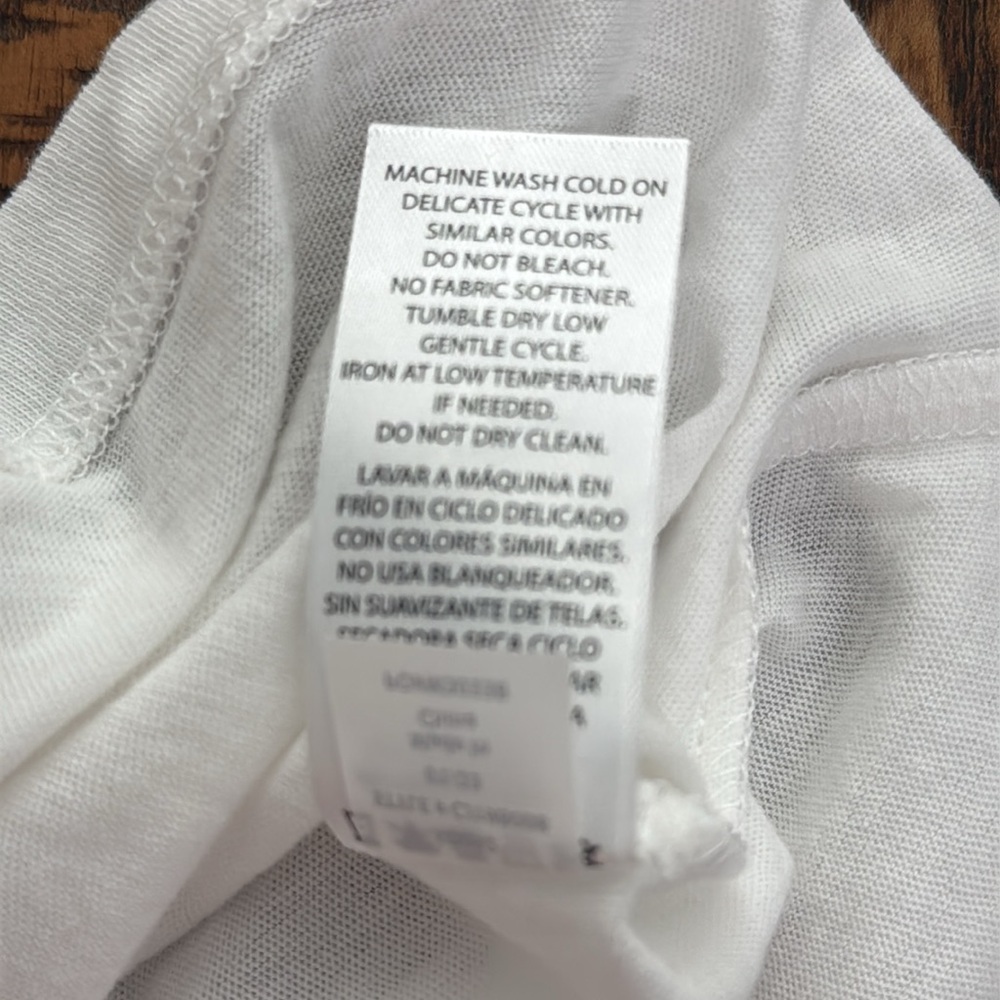 Wildfox White T-Shirt with Red Paris Is my Lover Print lips Graphics Small nwt - Picture 8 of 12